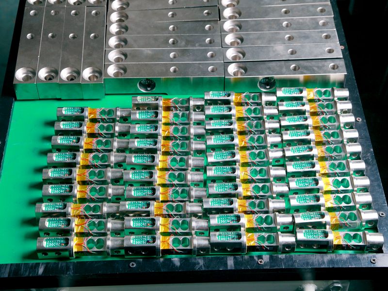 What are the main applications of the weighing module?